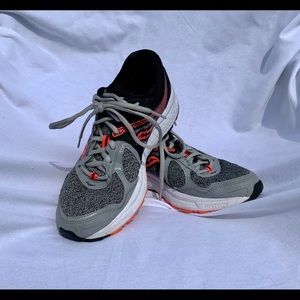 Saucony Cohesion 10 Running Shoe size 9